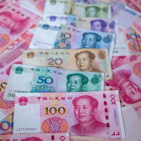 Xi Jinping exige que el renminbi alcance estatus de moneda de reserva global